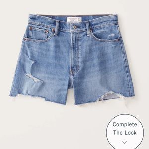 Abercrombie Curve Love High Rise 4 Inch Mom Shorts